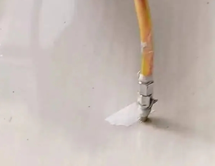 博野瓷砖空鼓维修公司专业解答在瓷砖铺贴过程中，如果使用的砂料过粗（如全部使用了粗砂），可能会导致以下问题